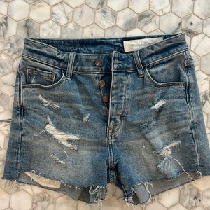 Excellent condition treasure and bond foster boyfriend high rise short.